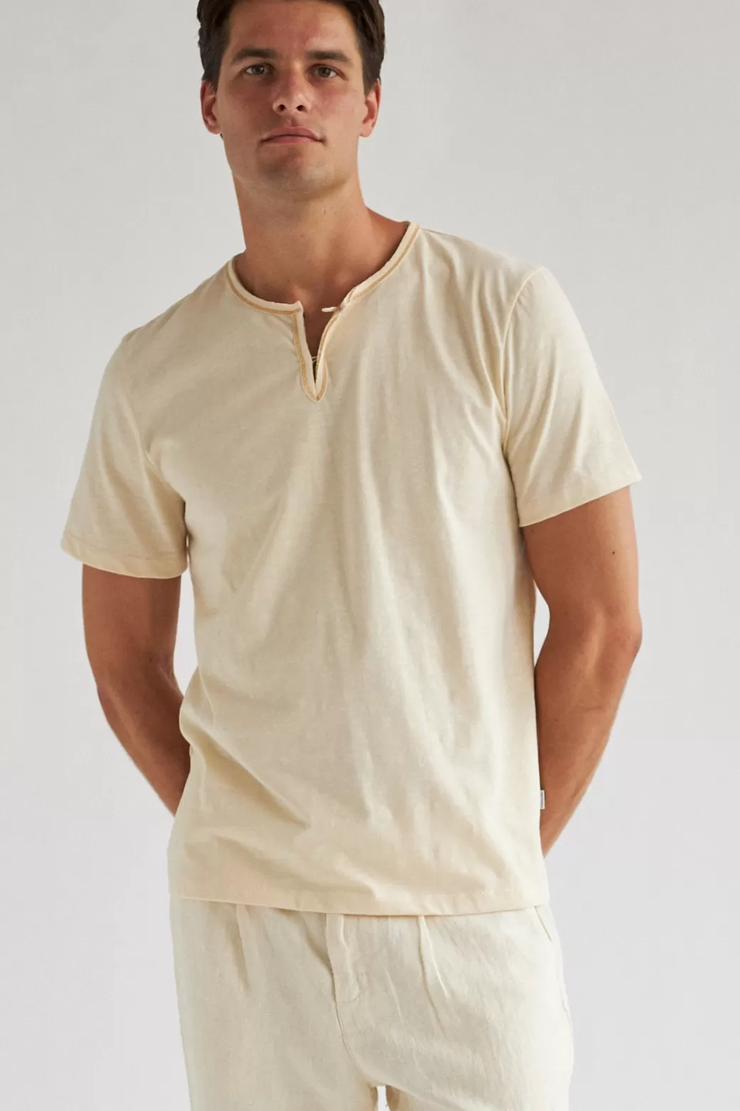 Clearance Twothirds Hendrick-Antique White